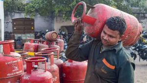 LPG Gas Cylinder बाप रे! फिर सस्ता हो गया LPG सिलेंडर, अब मिलेगा इतने में यहाँ देखे नई रेट लिस्ट 3 WhatsApp Image 2023 11 16 at 4.07.31 PM