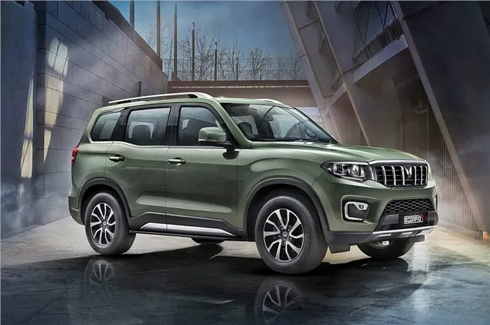Mahindra की धाँसू वाली कार देगी आपको जबरदस्त वाला माइलेज, फीचर्स भी तगड़े इंजन भी सॉलिड तो जान ही ले कीमत 3 image 1432