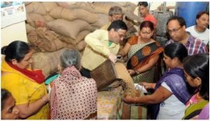 Ration Card राशन कार्ड धारकों की हुई मौज! 5 साल बढ़ाने का लिया फैसला, हर महीने मिलेगा 5 किलो मुफ्त राशन 3 WhatsApp Image 2023 12 01 at 1.10.21 PM