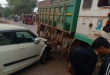डंपर में सीधे जा घुसी अनियंत्रित कार, कलेक्ट्रेट के समीप हादसा, बाल-बाल बचे कार सवार 12 d63f975c 38cb 438d b884 11479dcc4c66 1