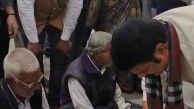 मंत्री गोविंद सिंह राजपूत ने रसोईघर में निर्धन जरूरतमंद लोगों को भोजन परोसकर खिलाया.....पढ़ें पूरी खबर 6 1000000000000