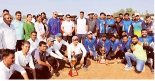 पुुलिस पर भारी प्रशासन की टीम, रोमांचक मुकाबले में आखिरी गेंद पर दर्ज की जीत 2 200