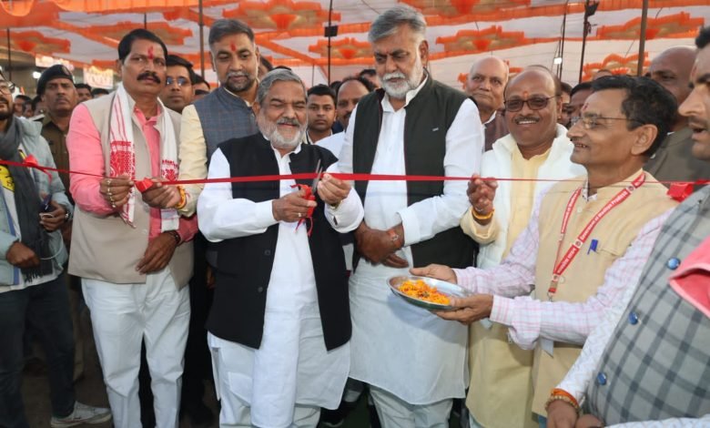 आने वाली युवा पीढ़ी को खेल के मैदान से जोडऩा होगा - मंत्री प्रहलाद सिंह पटैल 1 2ba8596e ffb9 42c6 a17c 9129c1e554dc
