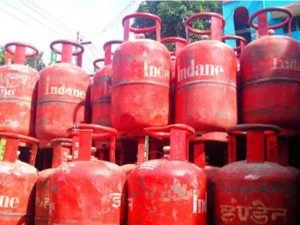 LPG Cylinder यहाँ से बुक करने पर सस्ता मिल रहा एलपीजी सिलेंडर,बिना सब्सिडी के भारी भरकम छूट जाने पूरी खबर 3 WhatsApp Image 2024 01 04 at 1.56.37 PM