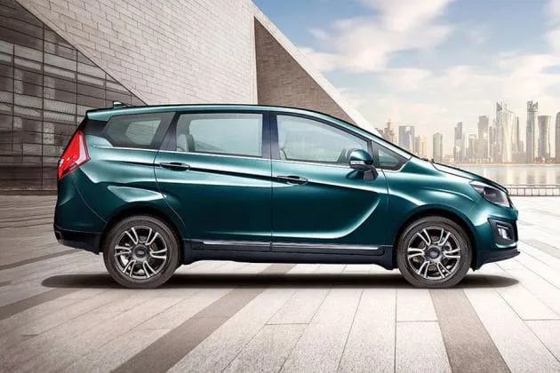 New Mahindra Marazzo 2024: Innova की हेकड़ी निकालने आई अब Mahindra की धाकड़ कार, फीचर्स के साथ जाने इंजन 2 exterior mahindra marazzo right side