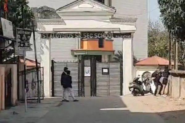 9वीं कक्षा में पढ़ने वाले छात्र के साथ रैगिंग:कपड़े उतारकर की मारपीट 1 Add a heading 2024 02 02T152307.957
