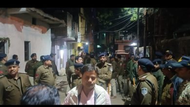 अपराधी अपराध छोड़ दें या शहर, खिरहनी फाटक क्षेत्र में पुलिस फोर्स के साथ कप्तान ने दी दस्तक 9 IMG 20240202 093945