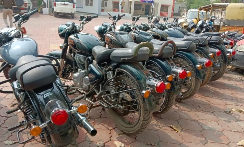 दस्तावेज लेकर फायनेंस कराते थे बुलेट, पुलिस ने किया शातिर ठगों के गिरोह का खुलासा 1 WhatsApp Image 2024 02 27 at 11.17.05 AM