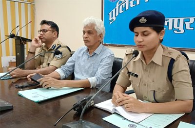आगामी त्यौहारों को लेकर शांति समिति की बैठक संपन्न, पर्वों को शांति और सौहार्दपूर्ण वातावरण में मनायें - कलेक्टर श्री सक्सेना 1 02 4