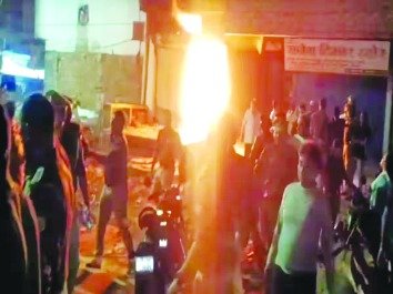 प्रयागराज में एक घर से उठी तीन अर्थियां 1 16