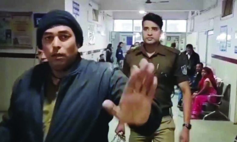 बल्लन की गिरफ्तारी के बाद ईडी के अगले कदम पर निगाहें : कुख्यात बदमाश ने न्यायालय में किया आत्मसमर्पण, पुलिस को नहीं मिला रिमांड 1 Screenshot 2024 03 03 13 15 05 744 com.whatsapp