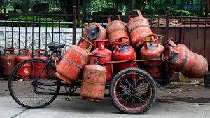 LPG Gas Cylinder बचे मात्र इतने से दिन! 31 मार्च से पहले करे ये काम, वरना नहीं मिलेगा ये फायदा जाने डिटेल्स 2 WhatsApp Image 2024 03 05 at 3.33.18 PM