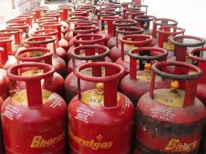 LPG Cylinder करोड़ों परिवारों को मिली महंगाई से राहत! 100 रुपये सस्ता हो गया सिलेंडर, देखे यहाँ पूरी खबर 3 WhatsApp Image 2024 03 12 at 5.14.51 PM