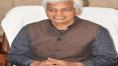 दुकान विशेष से किताबें-यूनिफॉर्म खरीदने पर बाध्य करने वाले स्कूलों की खैर नहीं 6 11111