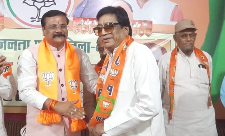 बेटे और समर्थकों के साथ सुनील रांधेलिया भाजपा में हुए शामिल 1 Screenshot 2024 04 06 13 49 50 067 com.whatsapp