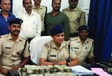 दो आरोपियों से पिट्ठू बैग और ट्राली में मिले 52 लाख रूपए 10 Screenshot 2024 04 11 13 22 22 360 com.whatsapp