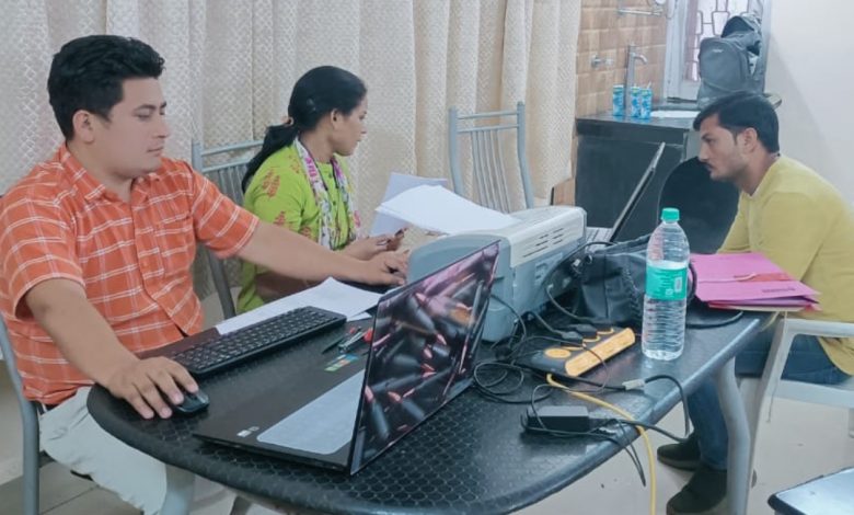 आचार संहिता के बीच लोकायुक्त की बड़ी कार्यवाही, संबल योजना का लाभ दिलाने 20 हजार की रिश्वत लेते सहायक सचिव गिरफ्तार 1 Screenshot 2024 04 12 17 37 23 155 com.whatsapp