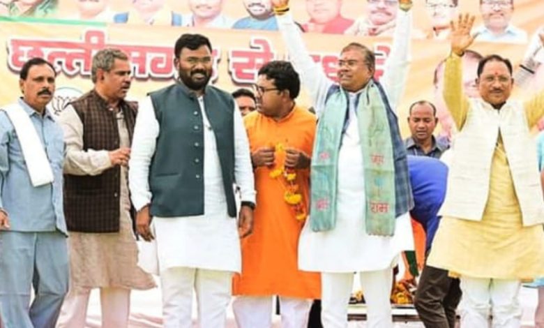 छत्तीसगढ़ के मुख्यमंत्री विष्णुदेव साय ने सलवाह में की जनसभा : फग्गनसिंह कुलस्ते के समर्थन में मांगा वोट 1 Screenshot 2024 04 13 11 33 31 918 com.whatsapp