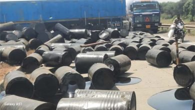 बीच सड़क पर गड्ढा खोदकर सतर्कता का साइन बोर्ड लगाना भूल गया एनएचएआई 6 qqqqqqqqqsssssssssssssssss