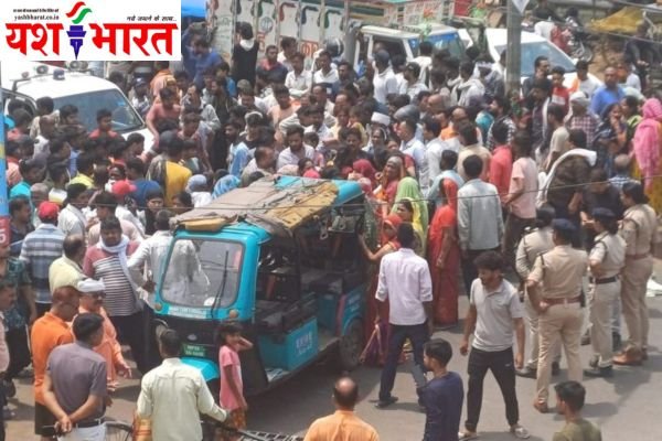 विजयनगर हत्याकांड -थाने से 50 मीटर दूर हुई थी युवक की हत्या,मृतक के गुस्साए परिजनों ने सड़क पर किया चक्काजाम,करणी सेना भी पहुंची 1 Add a heading 23