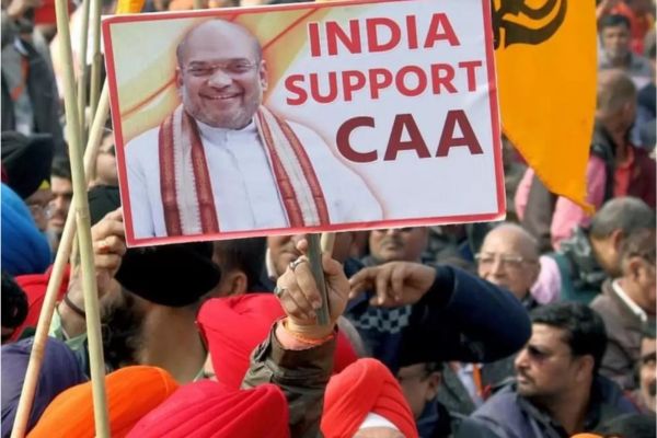 सीएए के तहत पहली बार दी गई नागरिकता, 14 लाेग बने भारतीय 1 Add a heading 50