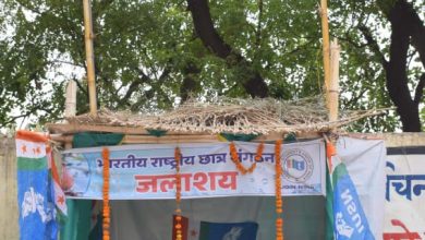 राहगीरों के कंठ तर करने एनएसयूआई ने खोला प्याऊ 9 IMG 20240504 WA1134