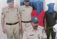 सारनाथ एक्सप्रेस सहित कई ट्रेनों में चोरी का पर्दाफाश : तीन आरोपी गिरफ्तार, 4 लाख 91 हजार का मसरुका बरामद, जीआरपी को मिली सफलता 14 Screenshot 2024 05 03 15 13 26 502 com.whatsapp