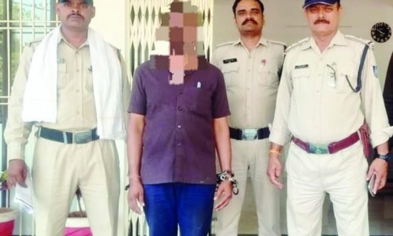 13 सालों से फरार स्थाई वारंटी पुलिस के हत्थे चढ़ा : न्यायालय से जारी हुआ वारंट 1 Screenshot 2024 05 04 14 08 53 101 com.whatsapp