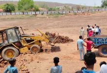 तालाब की खुदाई में मिला प्राचीन प्रतिमाओं का जखीरा : लोग पूजा करने पहुंचे, पुरातत्व विभाग कर रहा पड़ताल 11 Screenshot 2024 05 13 22 01 18 900 com.ak .ta .dainikbhaskar.activity