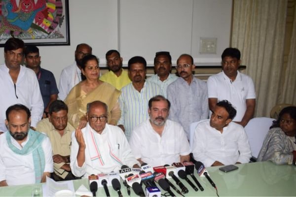 सत्ता पक्ष पर पूर्व मुख्यमंत्री दिग्विजय सिंह के आरोप नीट से लेकर एवं EVM तक के उठा मामले 1 Add a heading 25 1