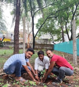 एम.पी. ट्रांसको का पौधरोपण अभियान -नरसिंहपुर जिले के सब स्टेशनों और रहवासी कालोनियों पर हुआ वृहद पौधरोपण 2 IMG 20240716 WA0035