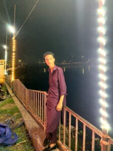 जबलपुर के मक्कानगर में चाकू मार कर युवक का कत्ल ,पड़ोस के युवकों ने दिया वारदात को अंजाम , विडियो देखकर जानें क्या है मामला!!! 4 युवक के जीवित अवस्था का चित्र