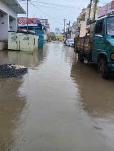 सावन का पहला दिन, बारिश से शहर तर-बतर , इंच भर बारिश से शहर में पानी-पानी, कई जगह जलभराव 4 IMG 20240722 WA0049