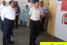 जिला अस्पताल के वार्डों और परिसर की साफ - सफाई के साथ कलेक्टर ने देखे निर्माणाधीन भवन 11 IMG 20240731 191603