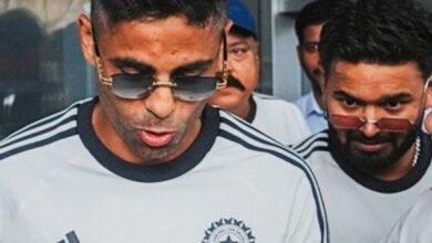 श्रीलंका में टीम INDIA पर बरसाए गए फूल, होटल में लड़कियों ने किया स्वागत 15 Screenshot 2024 07 23 11 15 10 261 com.whatsapp