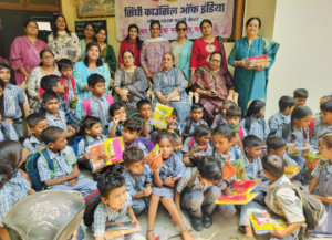 बच्चों ने गुरुजनों को भेंट किये पौधे, सिंधी काउंसिल ने 100 बच्चों को दी शिक्षण सामग्री 2 Screenshot 20240719 151921 WhatsApp