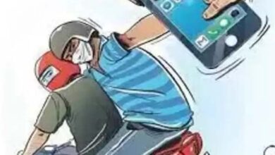 Mobile snatched by using mouse,.माउजर अड़ाकर छीना मोबाइल, पुलिस ने लूट से किया इंकार 8 Untitled 4 copy