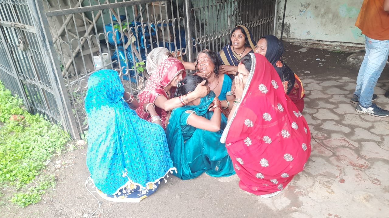 Karonda bypass, 2 youths died: करौंदा बायपास में भीषण सड़क हादसा, 2 युवकों की मौतः 4 घायल 3 WhatsApp Image 2024 07 04 at 16.04.14