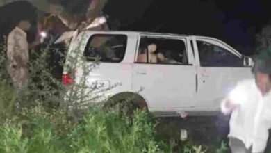 नर्मदापुरम में सड़क हादसा: पिपरिया के पास पेड़ से टकराई जीप, 5 दोस्तों की मौत, 6 घायल 9 neeraj up 26