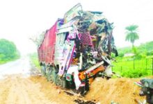 तीन सड़क हादसों में 6 की मौत, कई घायल. 6 killed, many injured in three road accidents 11 p