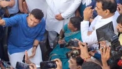 पिटाई कांड : कटनी आकर दीपक वंशकार के परिजनों से मिले प्रदेश कांग्रेस अध्यक्ष जीतू पटवारी, एफआईआर दर्ज कराने रंगनाथ थाने पहुंचे 7 01 1