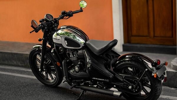 4273 रुपए की आसान किस्तों के साथ घर लाए Jawa 42 Bobber बाईक, शानदार माइलेज के साथ 1 02 Image 1694416921389 1694416937866