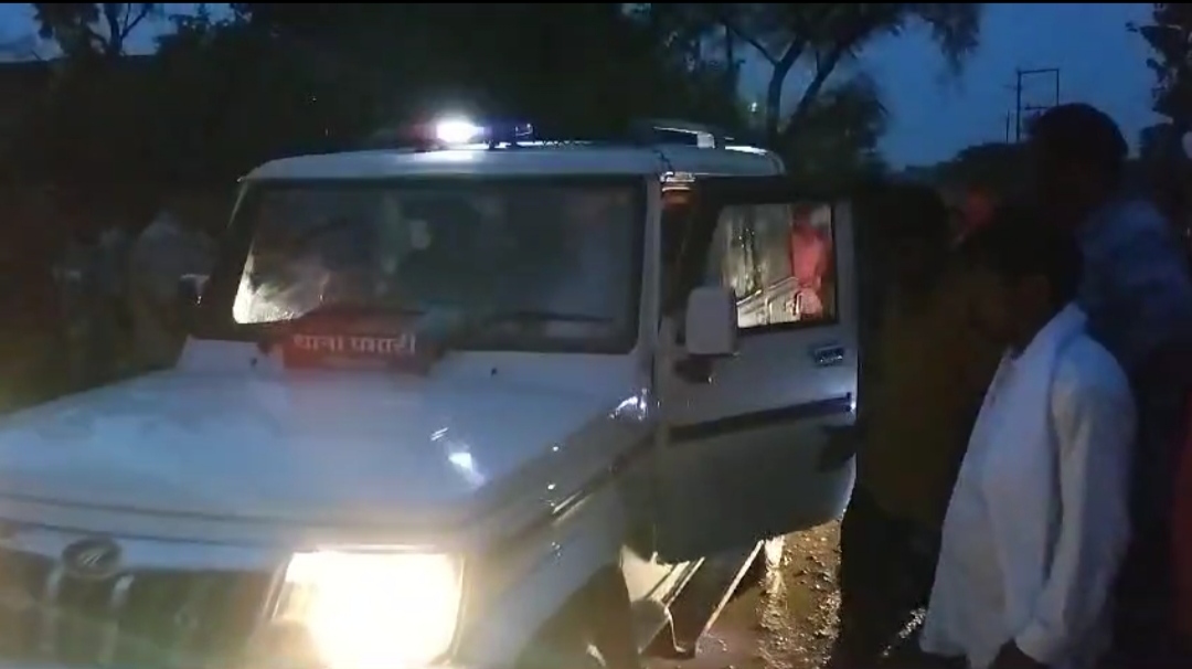 BREAKING NEWS : टैंक में डूबने से तीन सगी बहनों की मौत: रीवा में नागपंचमी पर कपड़े की गुड़िया बहाने गई थीं; पैर फिसलने से हुआ हादसा 2 IMG 20240810 093658