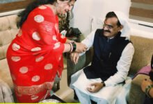 मेयर प्रीति सूरी ने भोपाल जाकर वीडी शर्मा को बांधी राखी, वीडी बोले- बहनों के जीवन में संकट नहीं आने दूंगा 11 IMG 20240813 183121