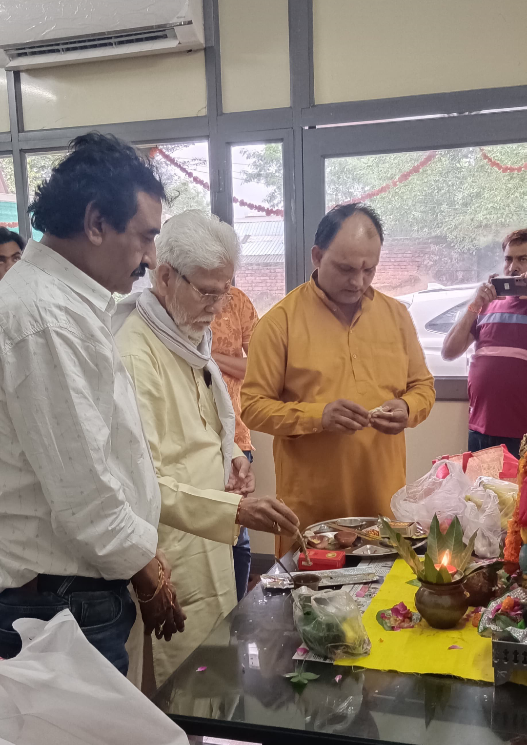 श्रीगणेश पूजन के साथ यशभारत के नए कार्यालय का विधिवत शुभारम्भ, संचालक आशीष शुक्ला ने कहा- प्रतिबद्ध पत्रकारिता के मानदंडों को रखेंगे कायम 5 Screenshot 20240803 172204 WhatsApp