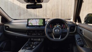 Harrier को चकना चूर करने आई Nissan X trail कार, जानिए कितनी कीमत 3 desplay 2400x1350 1