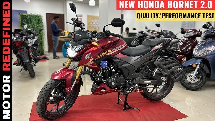 Honda Hornet 2.0 की स्टाइलिश लुक वाली बाइक पावरफुल इंजन और स्मार्ट फीचर्स के साथ अपाचे को देगी टक्कर 1 Honda Hornet 2.0 stylish looking bike with powerful engine and smart features