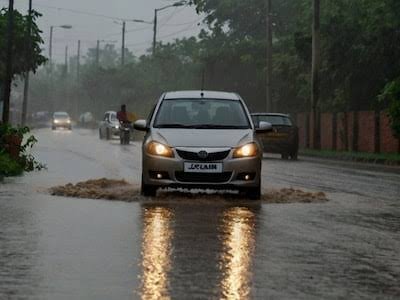 कई घण्टे से कटनी में बारिश जारी, निचले इलाकों में भरा पानी, नाले उफनाये, नदी का जलस्तर भी बढ़ा, अंडरब्रिजों में भरा पानी 3 images 9
