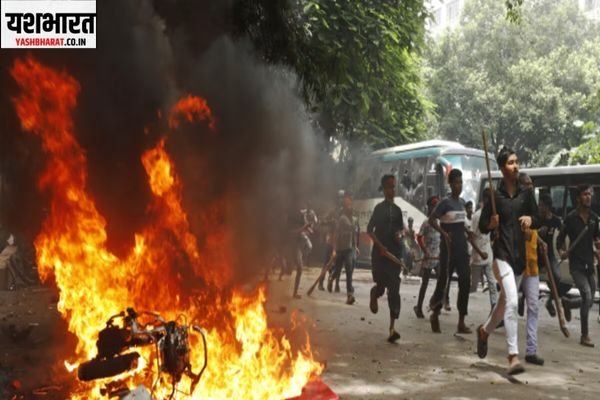 बांग्लादेश में मंदिरों पर टूट पड़े कट्टरपंथी, हिंसा के बीच दो हिंदू पार्षदों को मार डाला 1 neeraj 9