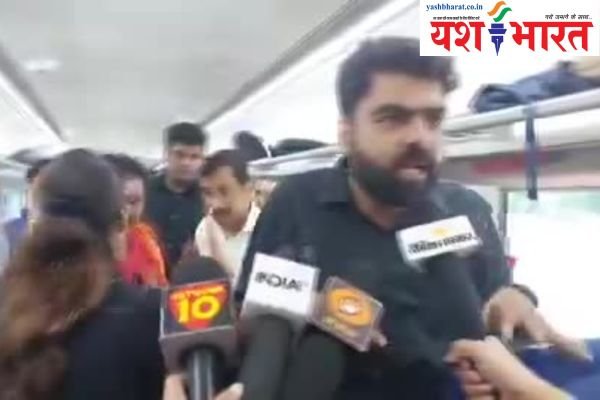 भाजपा नेता ने लड़की से की बदतमीजी... VIDEO--- बिफरी लड़की ने पीएम तक को कह दिया ये... 1 एयर इंडिया का विमान हादसे का शिकार होते होते बचा 2024 08 31T140307.479